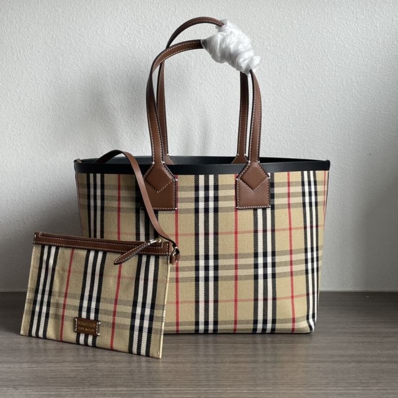 Bv*b*rry shopping bags